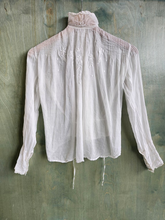 Nuoqi Victorian Blouse For Women - White Lotus Ruffle Top With Stand Collar & Puff Sleeves