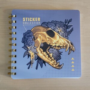Herbruikbaar stickerboek | Gouden schedel en bloemen | Tijdschriftencollectie | 6 x 6 | Dubbelzijdig | 40 pagina's | Originele kunst
