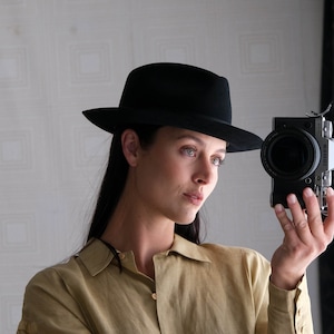 Vintage 60s STETSON Black Downs Fur Felt Wide Brim Fedora | Made in USA | Size 7 1/4 | Genuine Fur Felt | 1960s Designer Pinch Crown Hat