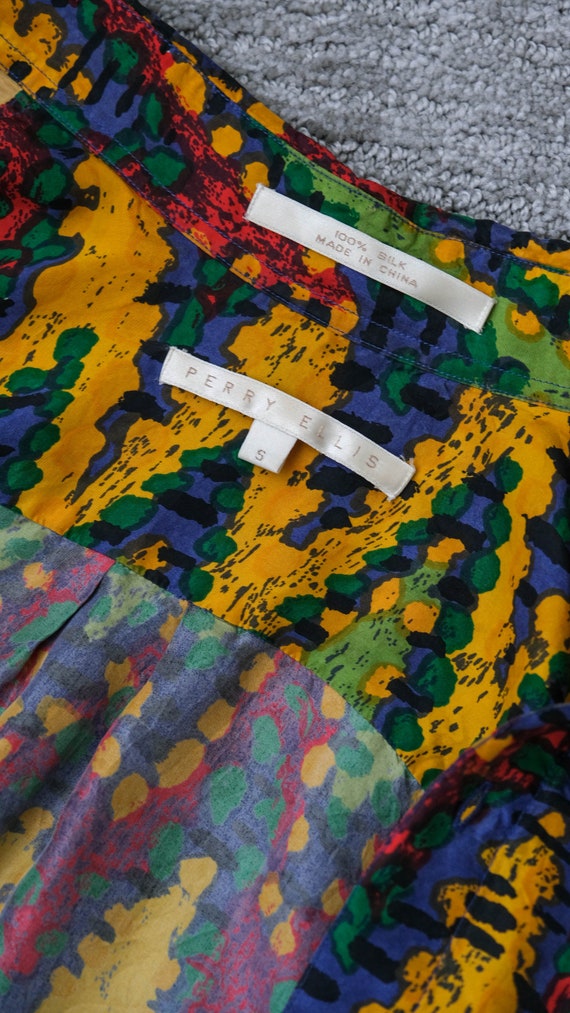 Vintage 90s PERRY ELLIS Vibrant Abstract Zig Zag Silk Short Sleeve