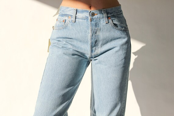 light wash levi high waisted jeans