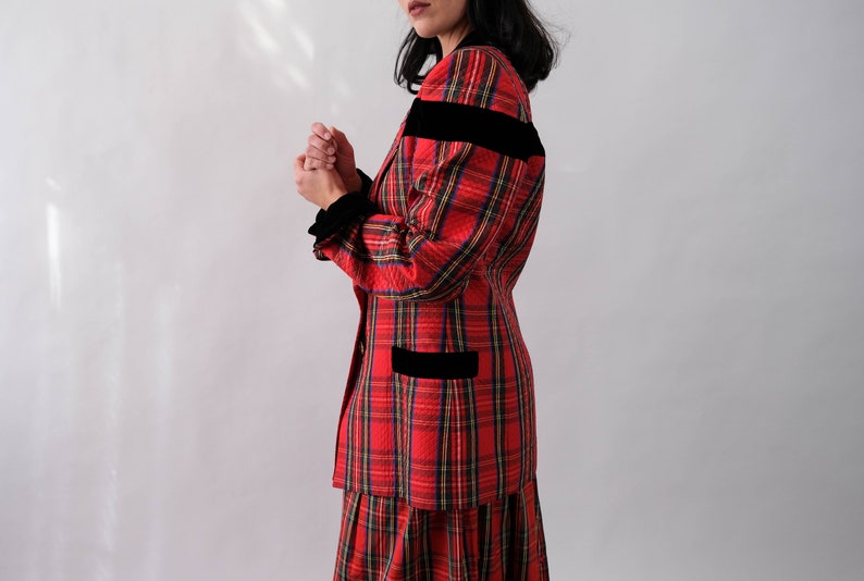Vintage 90s Jacques Fath Boutique Quilted Red Plaid & Black Velvet Blazer w/ Gold Logo Buttons Made in Paris 1990s French Designer Coat image 5