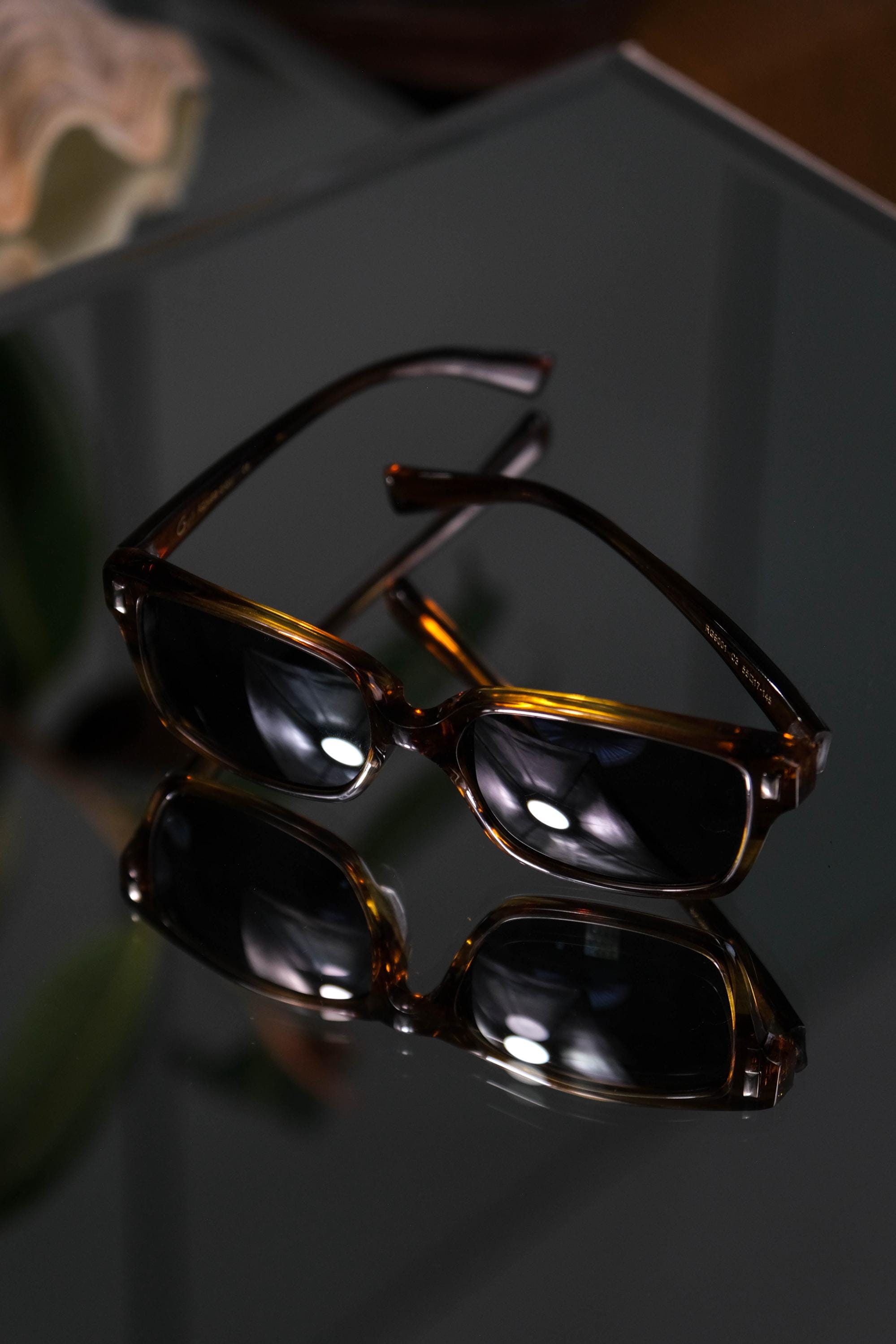 美品 プラダ サングラス ユニセックス ブラック ヴィンテージ Y2K Prada vintage y2k sunglasses - Etsy 日本