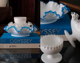 Juego de cuencos de vidrio opalino con volantes Fenton, estilo vintage de los años 50, raros / Cuencos con pedestal Silver Crest y Blue Crest / Trío de vidrio artístico hecho a mano en EE. UU.