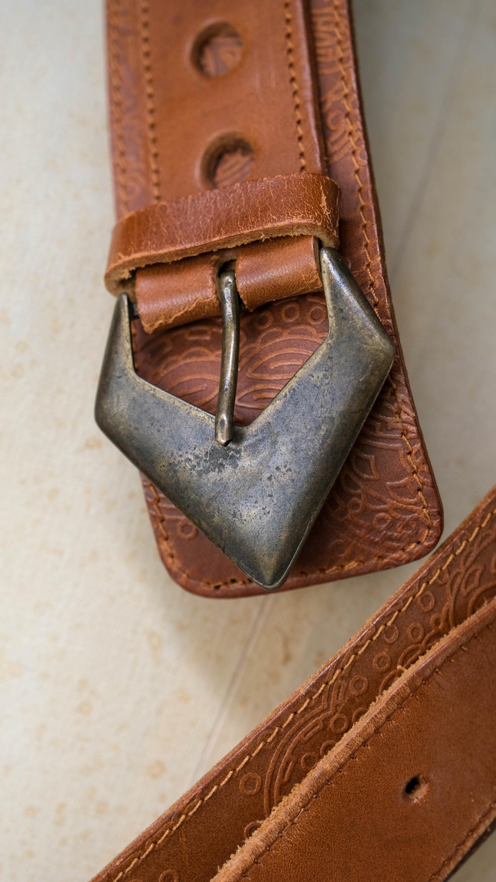 Vintage 80s BYBLOS Caramel Brown Leather Belt W/ Aged Brass  display picture 3