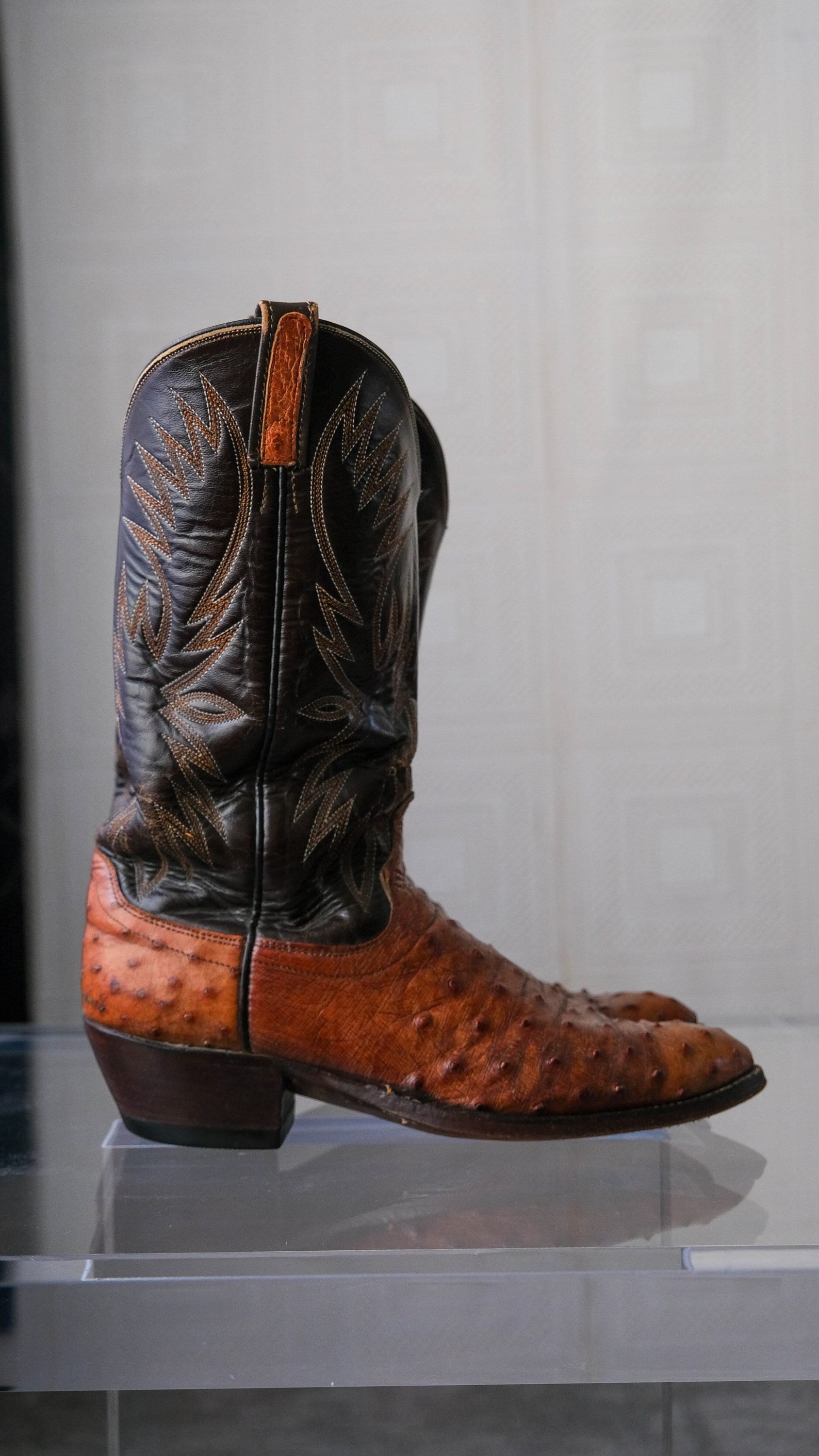 Vintage DAN POST Brown 2 Tone Ostrich Western Boots | Made  display picture 1