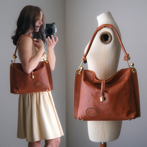 Vintage 70s Tan Leather Slouch Handbag w/ Heavy Brass Hook Hardware | Handmade In Italy | 100% Genuine Leather | 1970s 1980s Shoulder Bag
