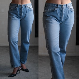 Vintage 80s LEVIS 501 Original Button Fly Whiskered Medium Distressed Jeans | Made in USA | Size 33x30 | 1980s LEVIS Unisex Denim Pants