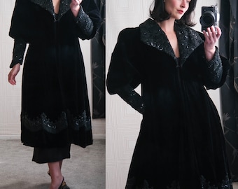 Large 1950s Red Swing Coat Velvet Clutch Front Holiday Evening Cocktail
