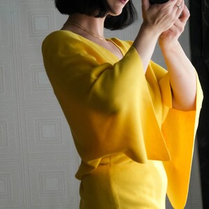 Vintage Diane Von Furstenberg Silk Assets Canary Yellow Textured Silk Split Dolman Sleeve Blouse 100% Silk Y2K DVF Designer Kimono Top image 6