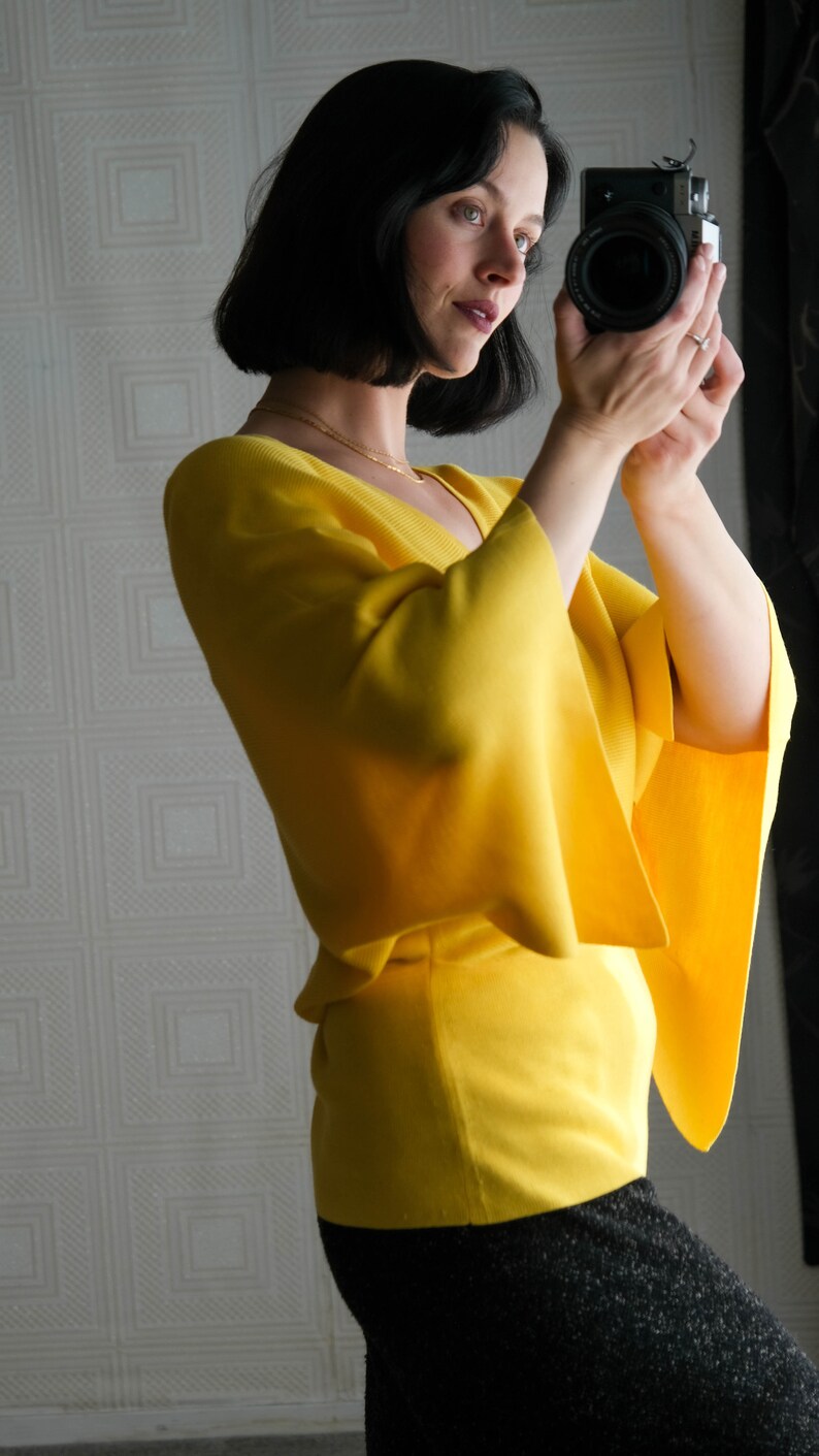 Vintage Diane Von Furstenberg Silk Assets Canary Yellow Textured Silk Split Dolman Sleeve Blouse 100% Silk Y2K DVF Designer Kimono Top image 6