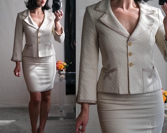 Vintage NANETTE LEPORE Cream Textured Diamond Mini Skirt Set w/ Cotton Ribbon Trim & Flower Buttons | Made in USA | Y2K 2000s Designer Suit