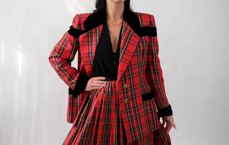 Vintage 90s Jacques Fath Boutique Quilted Red Plaid & Black Velvet Blazer w/ Gold Logo Buttons Made in Paris 1990s French Designer Coat image 4