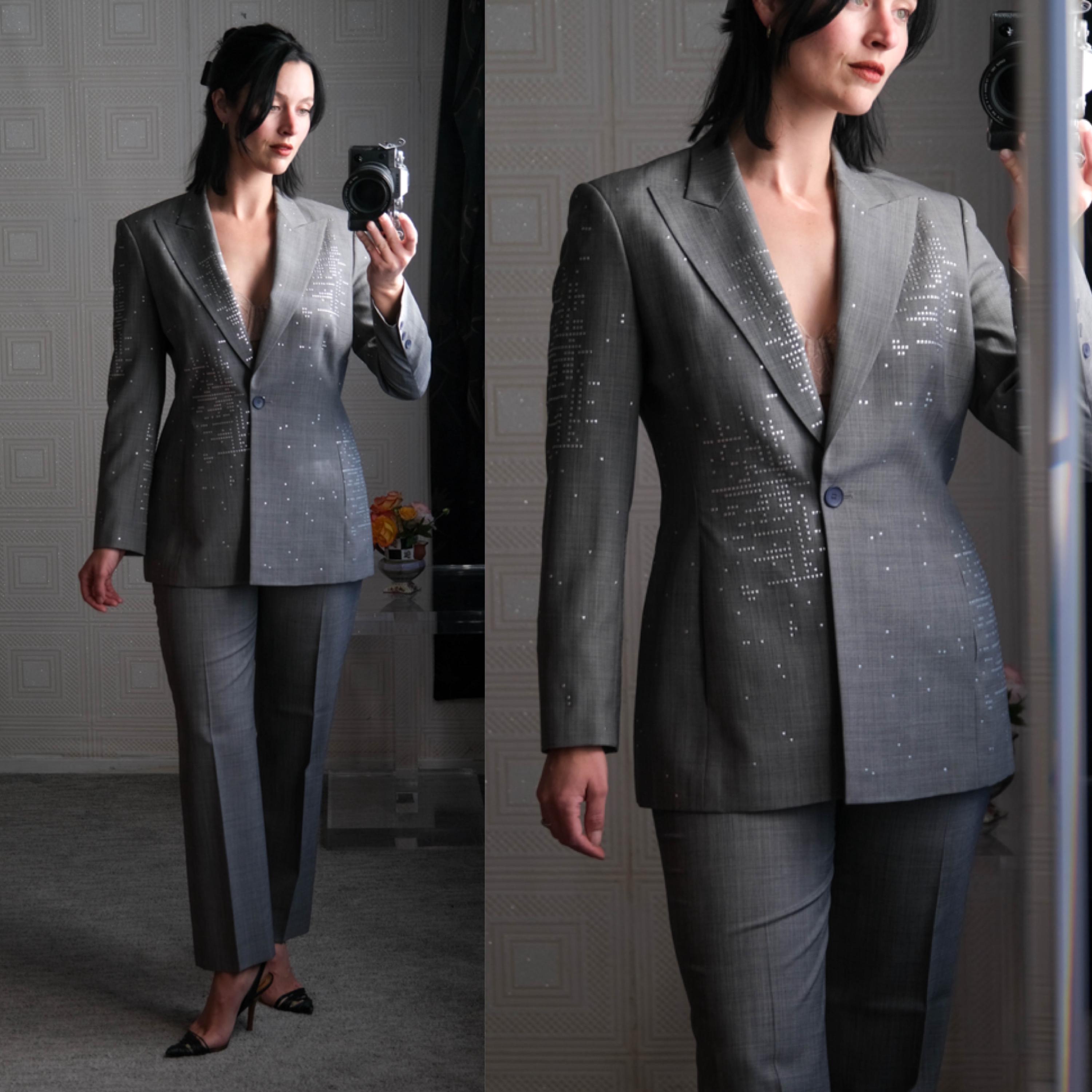 Vintage RICHARD TYLER COLLECTION Light Gray Cross Hatch Gabardine Pant Suit w/ Square Silver Stud Design Made in Italy Y2K Designer Suit