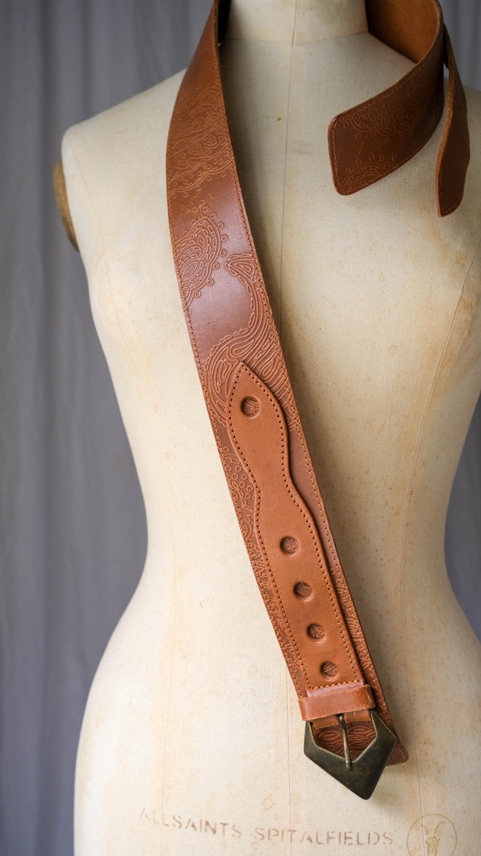 Vintage 80s BYBLOS Caramel Brown Leather Belt W/ Aged Brass  display picture 1
