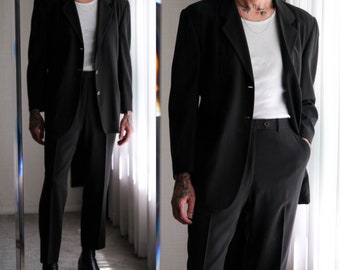 Vintage 90s GIORGIO ARMANI A Milano Borgonuovo 21 Traje de tres botones a rayas de sombra negra / Hecho en Italia / Traje de hombre de diseñador ARMANI de la década de 1990