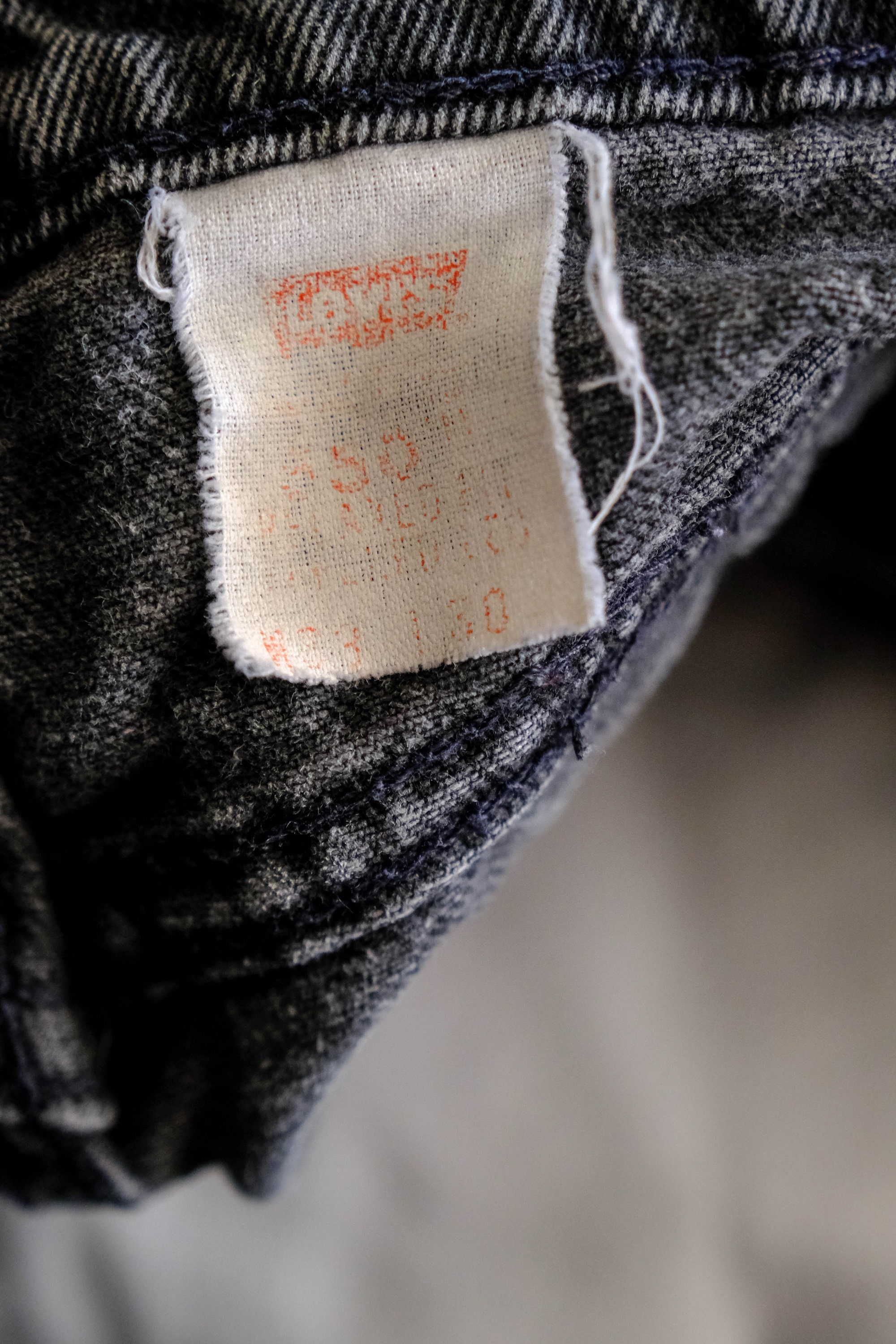 Vintage 80s LEVIS 550 Orange Tab Black Faded Washed Distressed