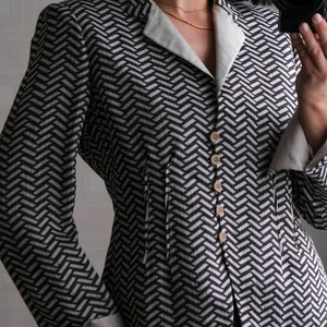 GIORGIO ARMANI Charcoal Chevron Pattern Linen Cropped Blazer w/ Silver Silk Lining Made in Italy Y2K 2000s ARMANI Designer Linen Jacket image 5