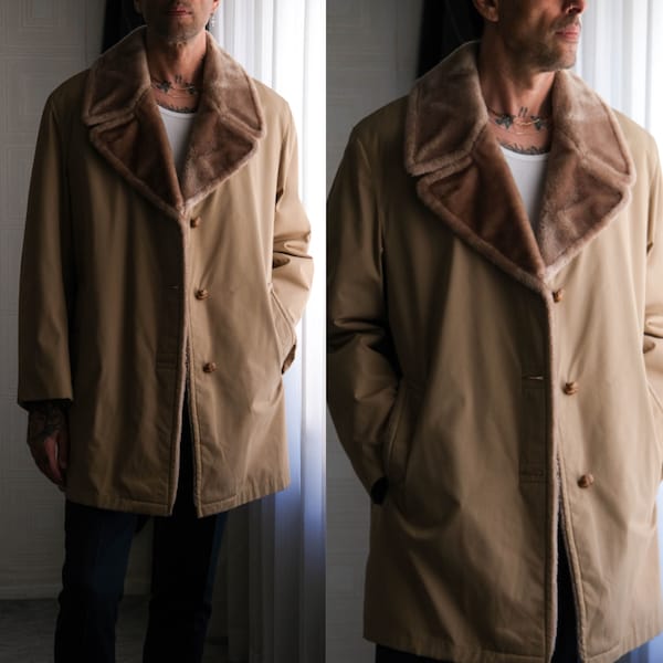 Vintage 70s MIGHTY MAC Tan Gabardine Winter Jacket w/ Faux Fur Lapel & Lining | Made in USA | 1970s Designer Mod Tailored Mens Overcoat