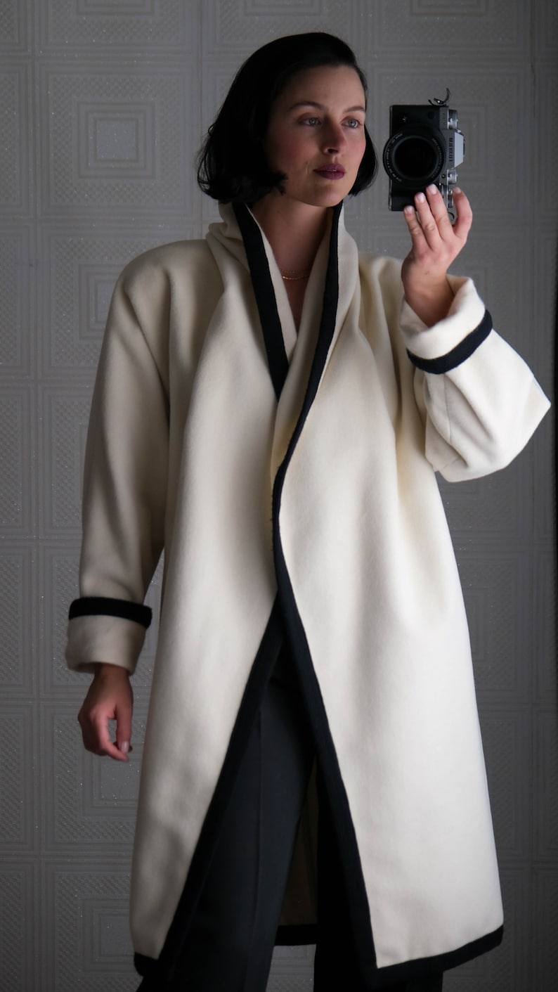 Vintage 80s ANNE KLEIN White & Black Trimmed Exaggertaed Wide Convertible Shawl Hood Collar Coat Made in USA 1980s Designer Wool Jacket image 7