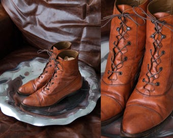 Botas de cuero estilo victoriano Lord & Taylor de los años 70 y 80 / Talla 7.5 / Hechas en Italia / Estilo Dark Academia / Calzado ecuestre con cordones
