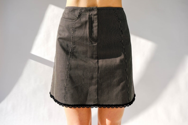 Vintage Nanette Lepore Dark Indigo Hickory Stripe w/ Black Velvet Lace & Floral Trim Mini Skirt Set Made in USA 2000s Y2K Designer Suit image 8