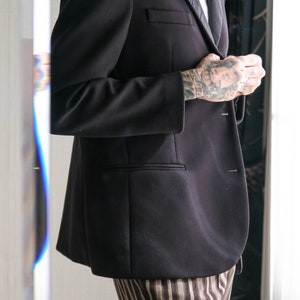 GIORGIO ARMANI Black Stretch Unstructured Three Button Blazer w/ Satin Windbreaker Lining Made in Italy 2000s Y2K ARMANI Designer Jacket image 7
