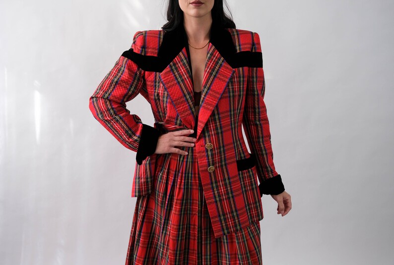 Vintage 90s Jacques Fath Boutique Quilted Red Plaid & Black Velvet Blazer w/ Gold Logo Buttons Made in Paris 1990s French Designer Coat image 6