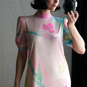 robe vintage des années 60 LEONARD PARIS en soie rose fleurie Sunrise Fabriqué en France 100 % jersey de soie mikado Robe en soie de créateur des années 60 image 2