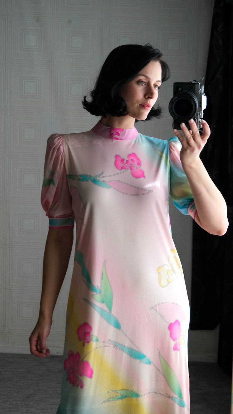 robe vintage des années 60 LEONARD PARIS en soie rose fleurie Sunrise Fabriqué en France 100 % jersey de soie mikado Robe en soie de créateur des années 60 image 2