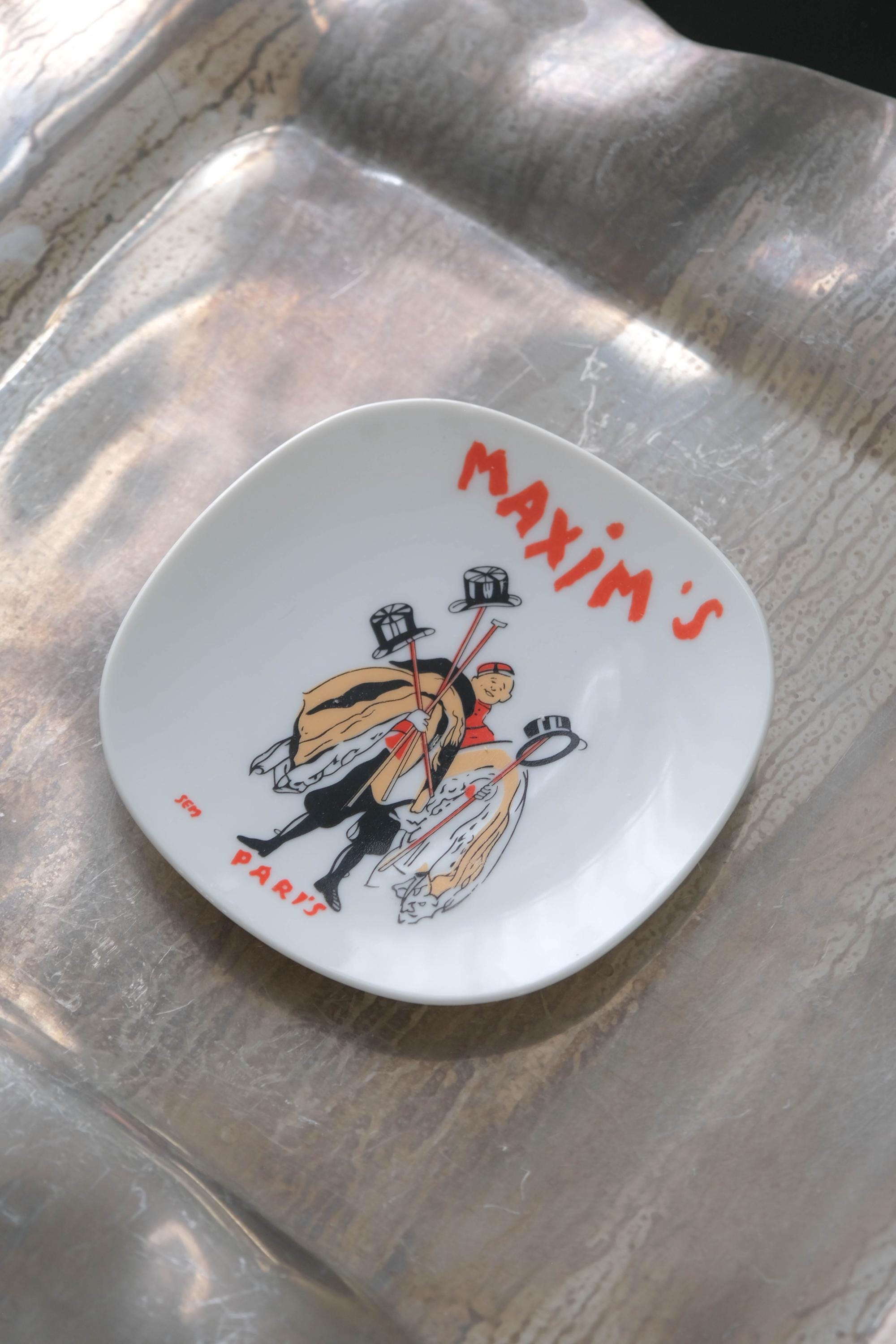非売品Maxim's デザイン皿 金色装飾 Maxim's Porcelain - Etsy