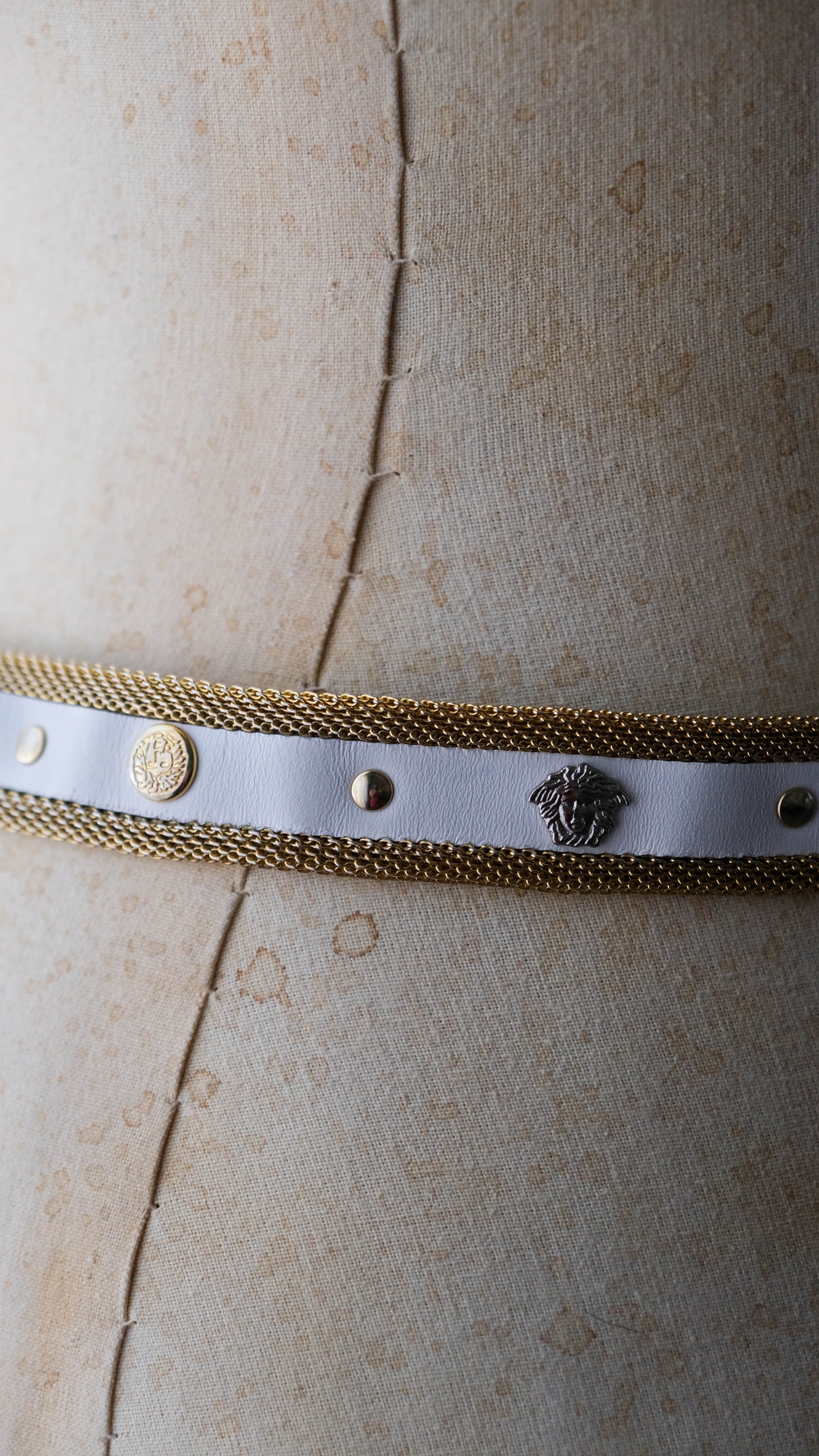 Gianni Versace White leather and metal braided belt Authentic Gianni Versace Italy Medusa Leather White Belt 28  main image 4