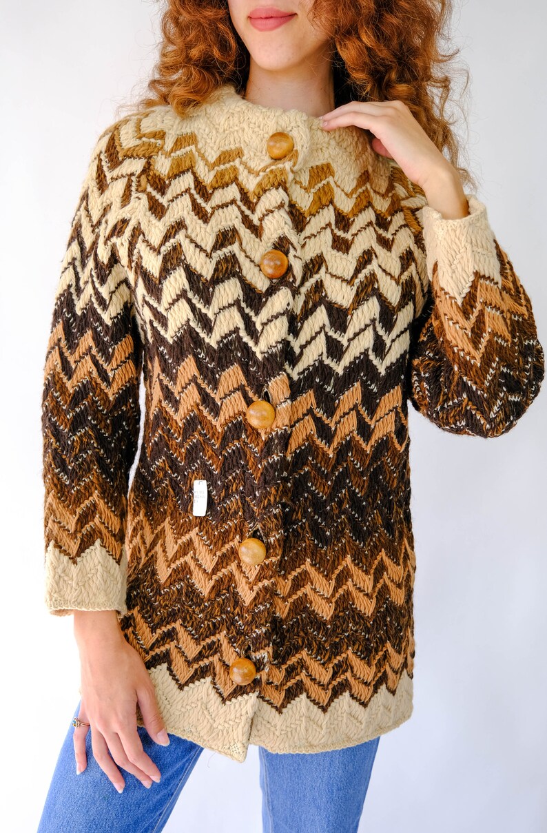 Vintage 70s Rad-Nee American Knitwear Zig Zag Knit Cardigan w/ Large Round Wood Buttons Made in USA DEADSTOCK 1970s Designer Sweater image 3