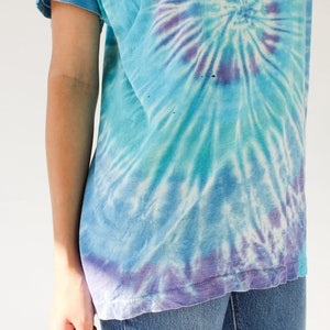 Vintage 80s Destroyed Fruit of the Loom Spiral Tie Dye Single Stitch Tee Shirt Made in USA 1980s Paper Thin Pastel Tie Dye T-Shirt image 6