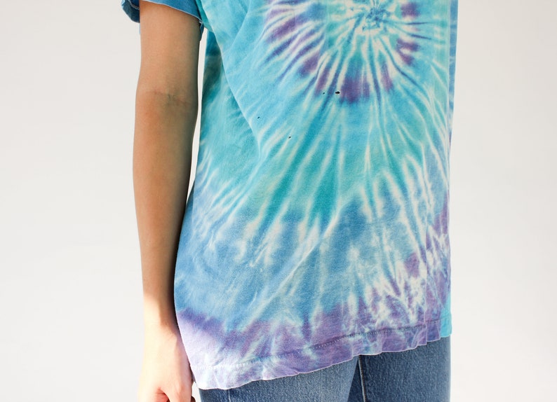 Vintage 80s Destroyed Fruit of the Loom Spiral Tie Dye Single Stitch Tee Shirt Made in USA 1980s Paper Thin Pastel Tie Dye T-Shirt image 6