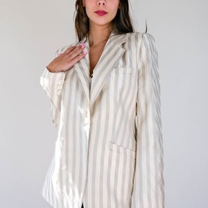 Vintage 90s Giorgio Armani Ivory & Light Gray Textured Stripe Silk Blazer Made in Italy 100% Silk 1990s Armani Designer Silk Jacket image 4