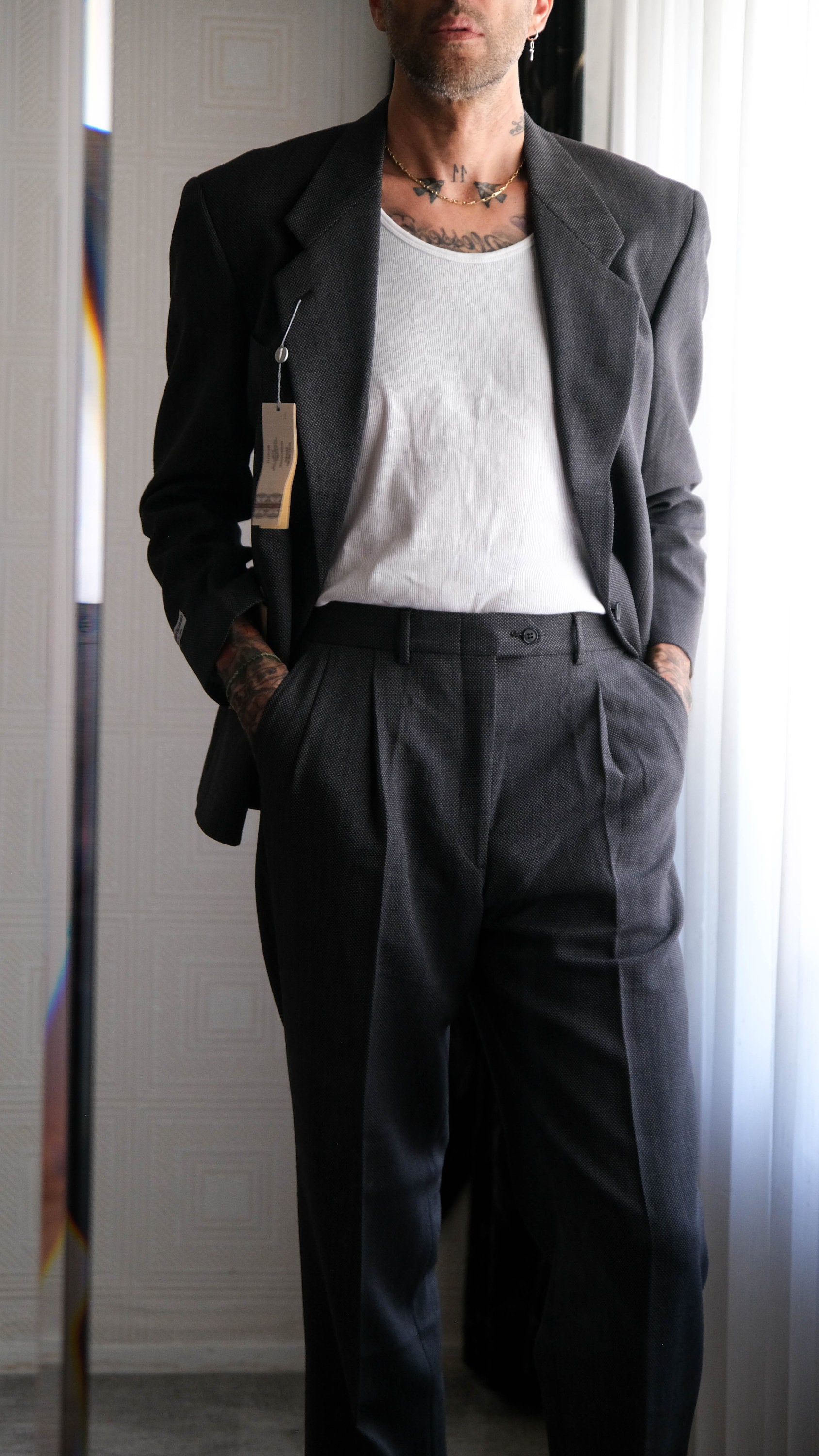 アルマーニヴィンテージブラック ビジネススーツ A.J. 3ボタン1990'タグ アルマーニヴィンテージブラック ビジネススーツ A.J. 3ボタン