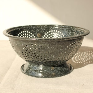 Vintage Black with White Speckle Enamelware Colander | French Farmhouse, Rustic, Shabby Chic | Enamel Boho Kitchen Decor Bowl