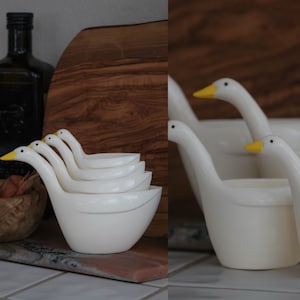 Set di misurini vintage anni '80 con oche nidificanti / Adorabile decorazione da cucina in stile rustico / Misurini in ceramica retrò con uccelli / Espositore per cottage di campagna