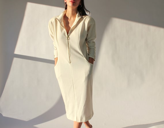 90s I.Magnin White Fitted Dress | Broad Shoulder w