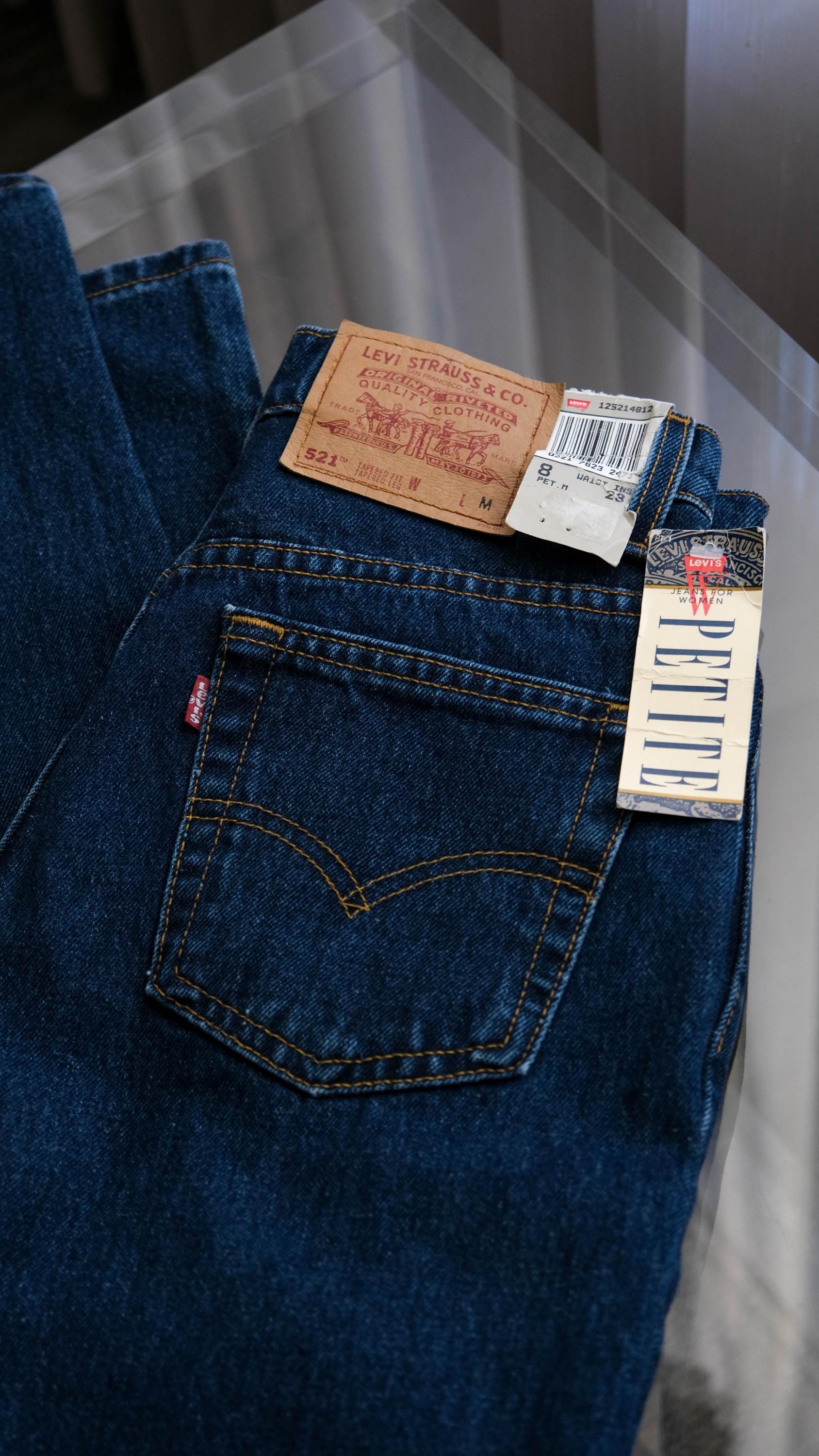 Vintage 80s LEVIS 521 High Waisted Tapered Petite Fit Jeans Unworn