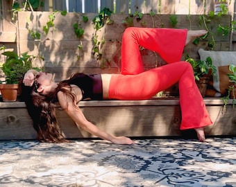 Leggings acampanados cruzados de color rosa, cintura alta, pantalones de yoga, pantalones acampanados, leggings con escote en V, ropa deportiva, leggings rosa intenso