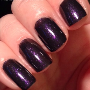 Shoot to Thrill - esmalte de uñas negro - esmalte de uñas morado brillante - esmalte de uñas indie - laca de uñas - idea de regalo - hecho a mano - maquillaje