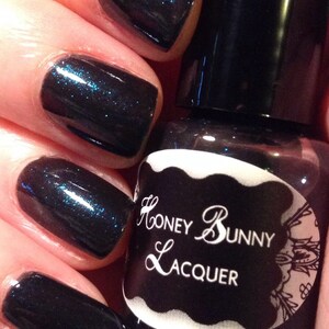 Have A Drink On Me - zwarte nagellak - blauwgroen glanzende nagellak - indie nagellak - nagellak - cadeau-idee - handgemaakt - make-up