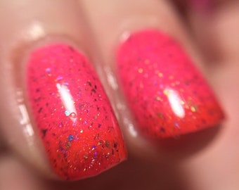 Strawberry Jam - thermal nail polish - indie nail polish - pink thermal nail polish - holographic nail polish - flakie polish - white polis