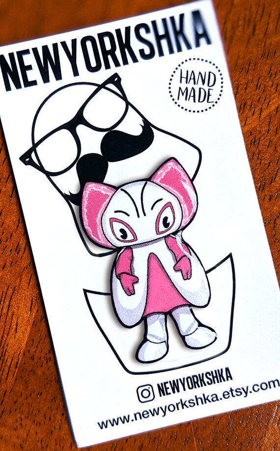 Momomon Bullet Train Doll - Handmade Pin Badge / Fridge Magnet