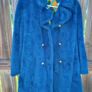 Teen girl coat, sears roebuck and co, USA, Growing girl, bright blue and checkered coat.