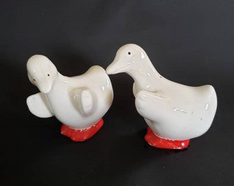 Salt and Pepper Ceramic Shakers White Birds With Orange feet