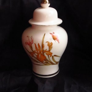 Lily ceramic Ginger Jar