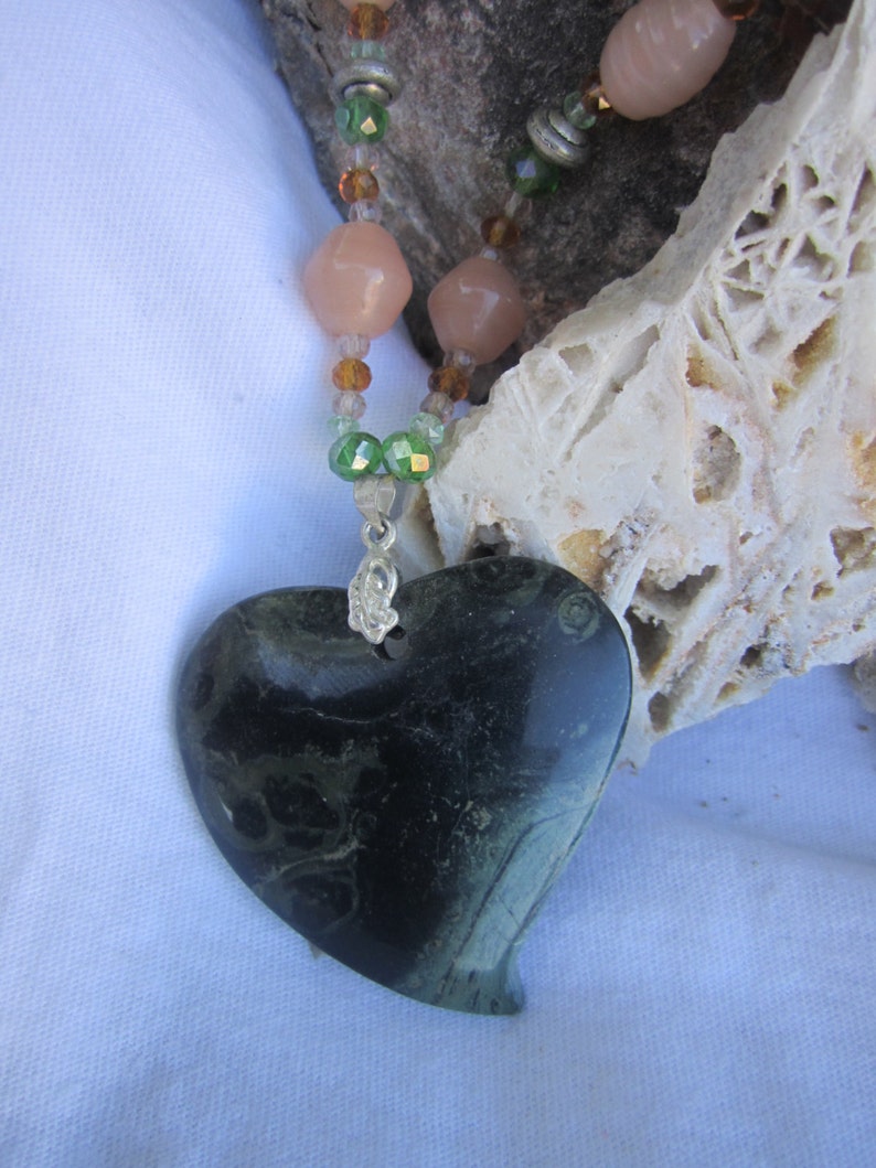 Natural healing Choker-length Natural Kambaba Jasper Heart
